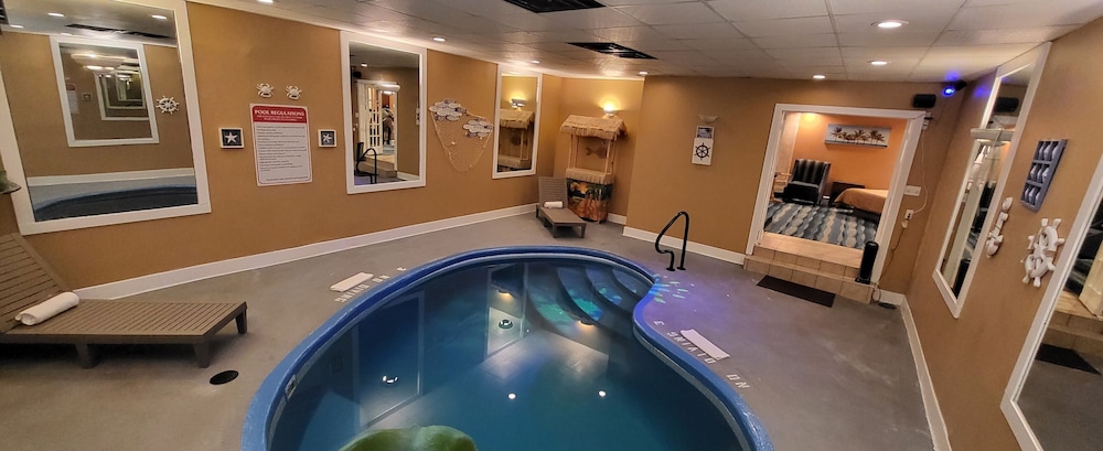 Dove Beach Swimming Pool & Hot Tub Suite
