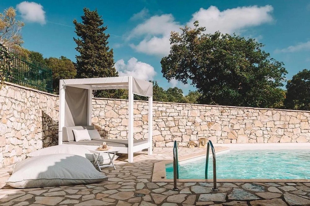 Villa photo 3