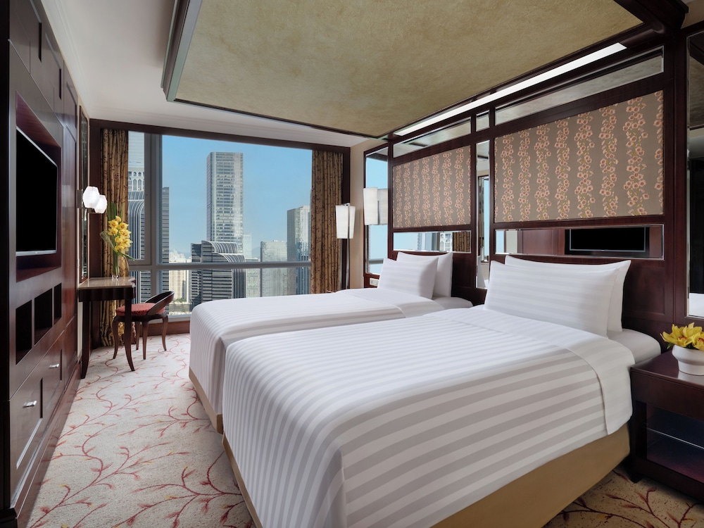 Horizon Premier Twin Room with Executive Lounge Access photo 2