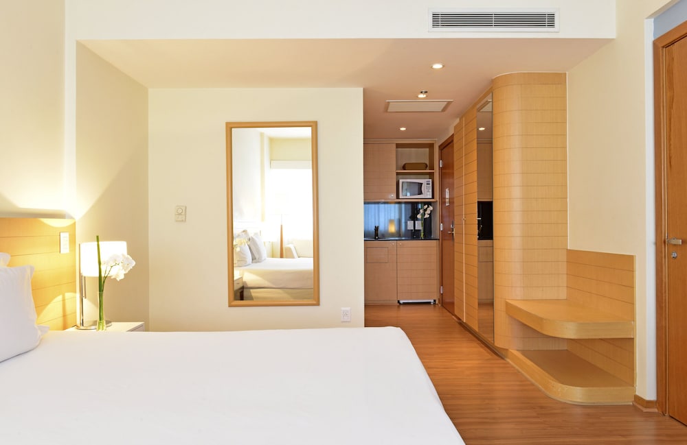 Family Room - Photo 2