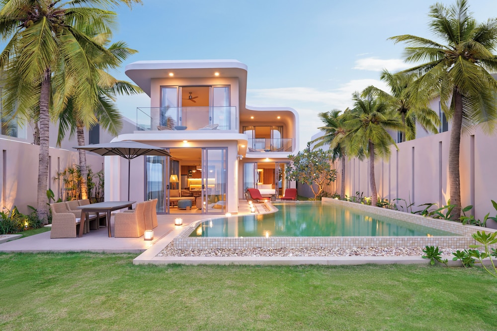 3 Bedroom Oceanfront Pool Villa - Photo 9