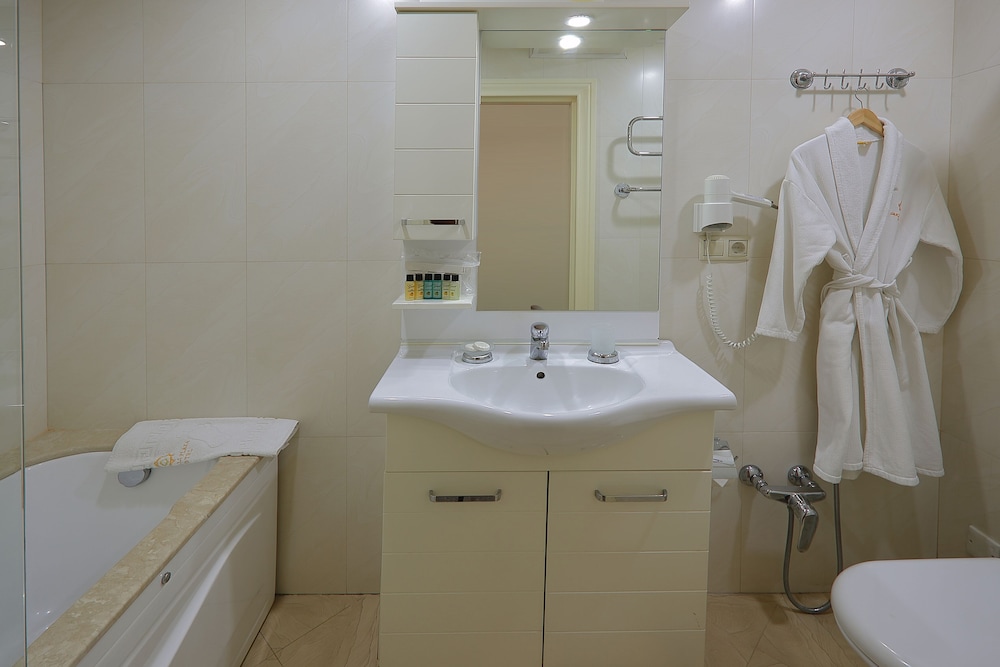 Standard Single Room, Non Smoking, City View photo 3