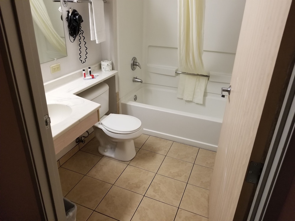 Standard Room, 1 Queen Bed - Photo 2