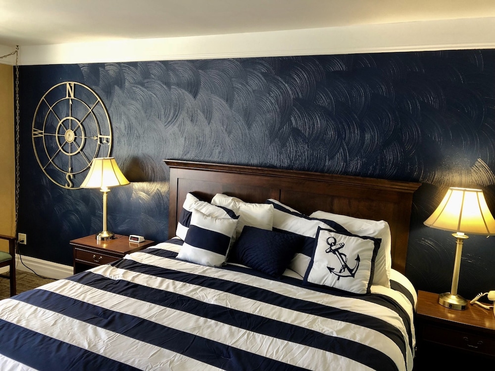 Premium Room, 1 King Bed photo 1