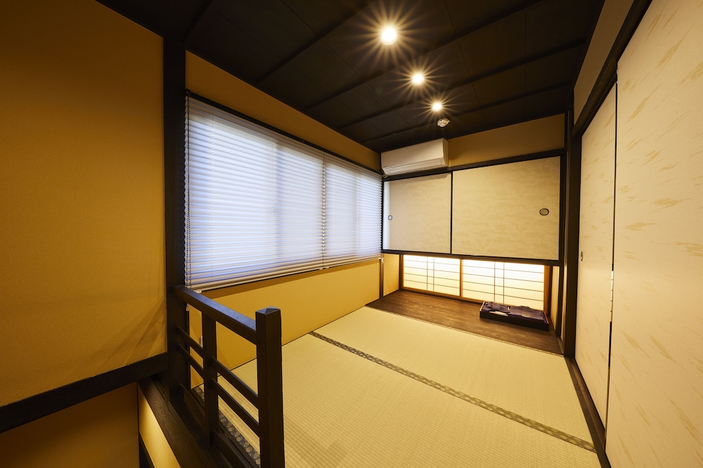 Japanese Town style house photo 3