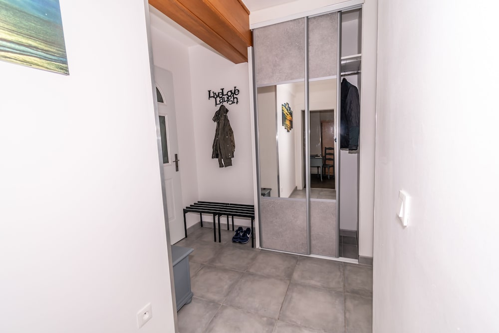 Modern Traveler Apartment - Photo 5