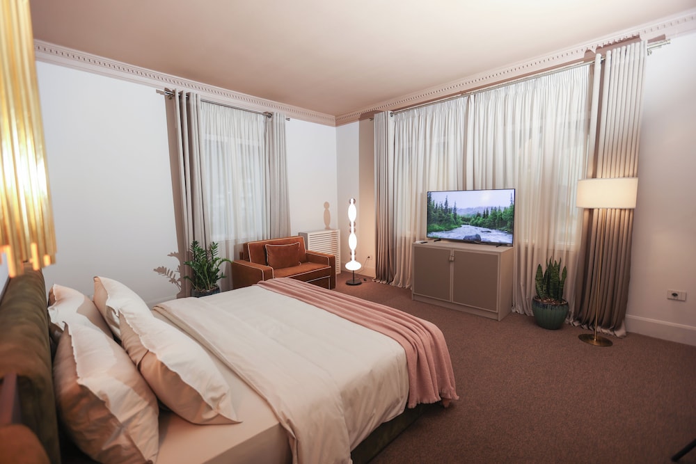 Superior Double Room, City View