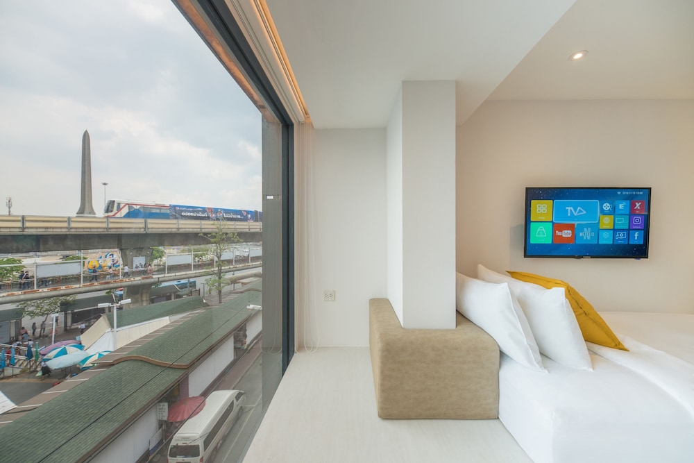 King Twin Room With City View photo 3