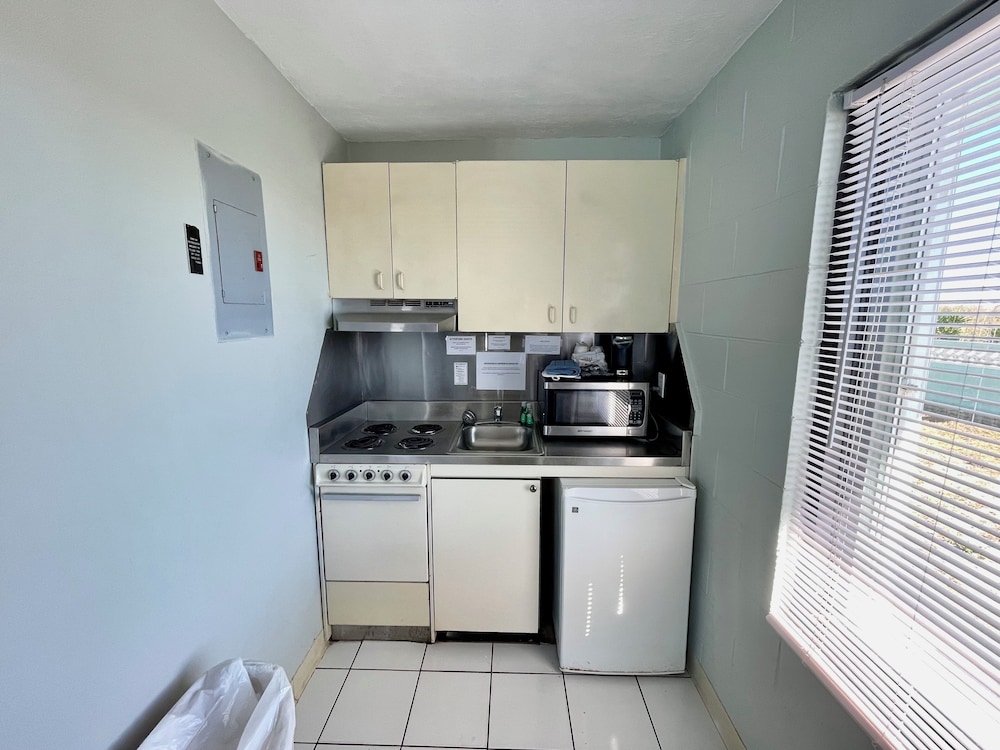 Deluxe Room, 2 Queen Beds, Kitchen, Courtyard View (GULF FRONT KITCHEN WITH 2QQ) photo 2