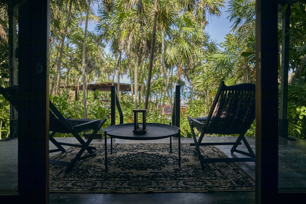 Room (Ocean Breeze)