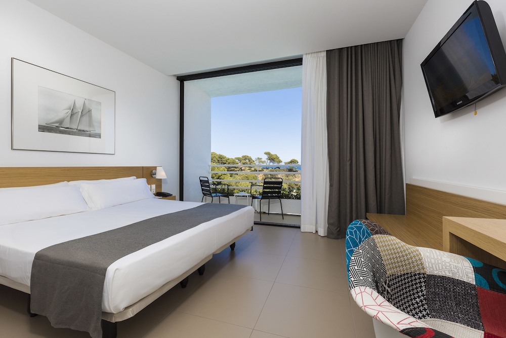 Double Room, Balcony, Sea View - Photo 8