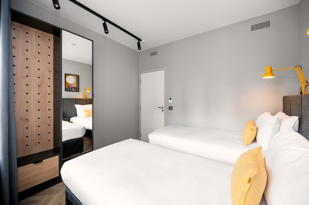 One Bedroom Apartment (Twin) - Photo 7