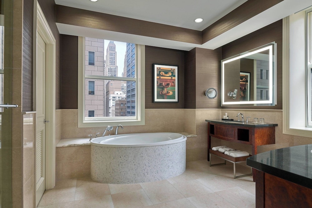Suite, 1 Bedroom - Photo 4