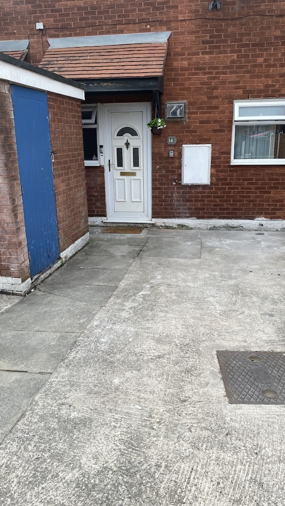 Bv Luxury Spacious 3 Bedroom House At Isaac Close, Photo 3