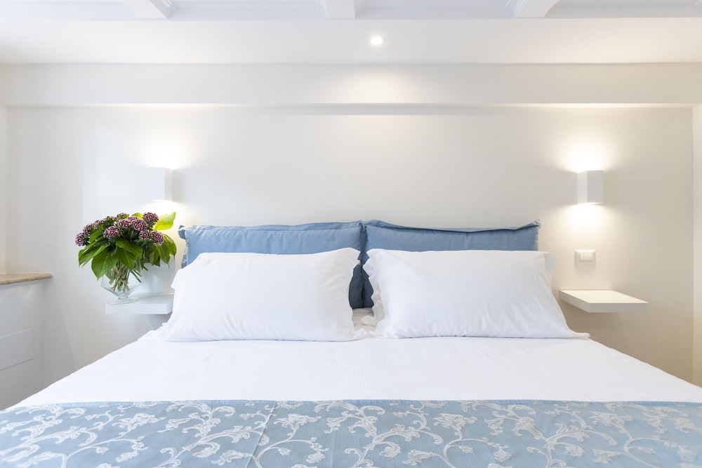 Signature Double or Twin Room, 1 Bedroom, City View, Tower (Attic) photo 3