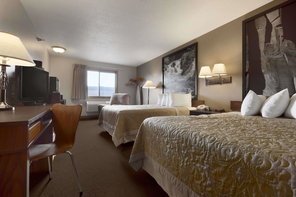 Standard Room, 2 Queen Beds - Photo 4