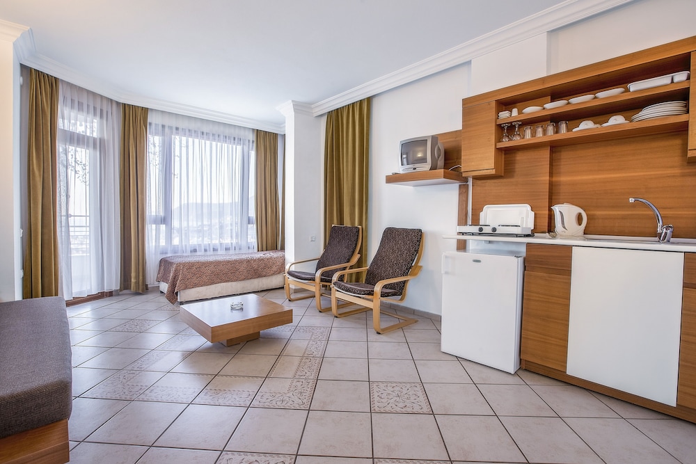 Panoramic Suite, 1 Bedroom, Balcony photo 3