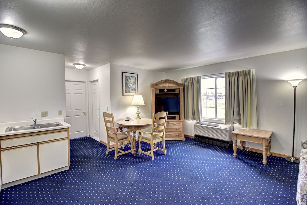 Room, 1 Queen Bed, Non Smoking (Pet-Friendly) - Photo 6