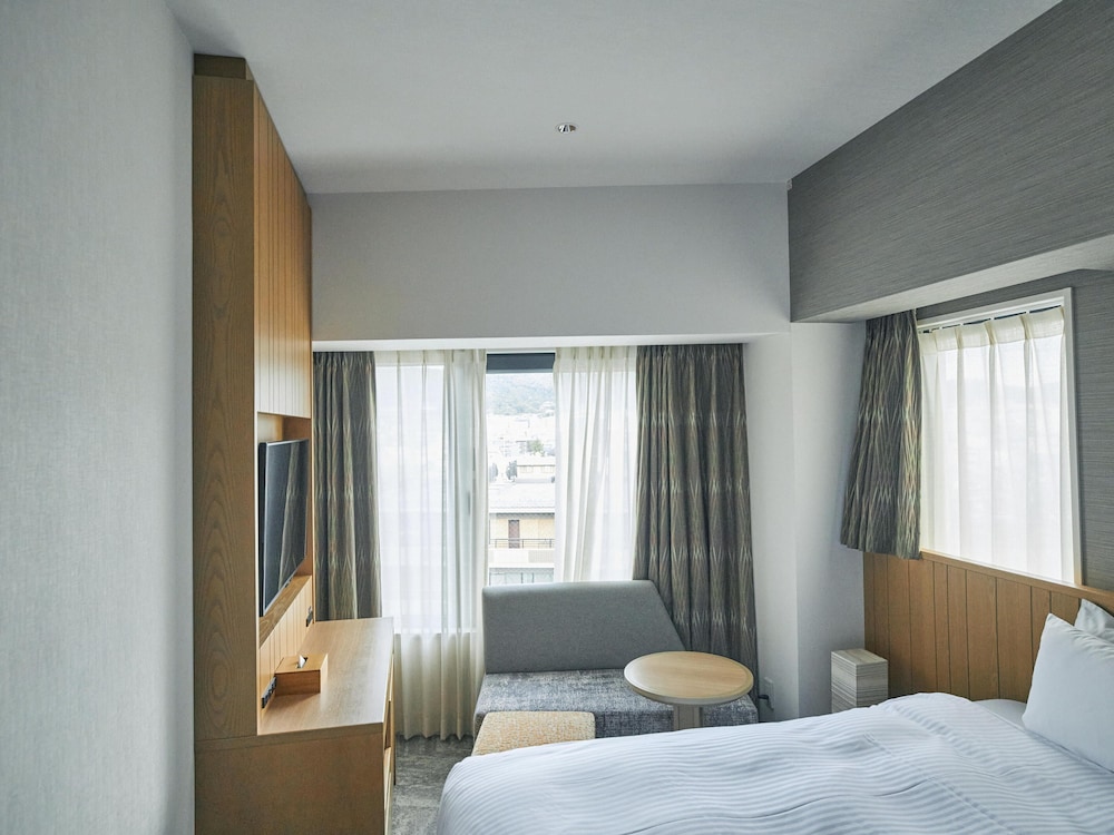 Premier Triple Room, Non Smoking photo 2