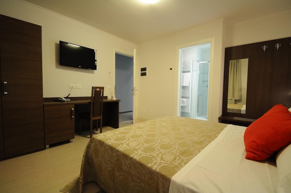 Basic Double Room, Private Bathroom