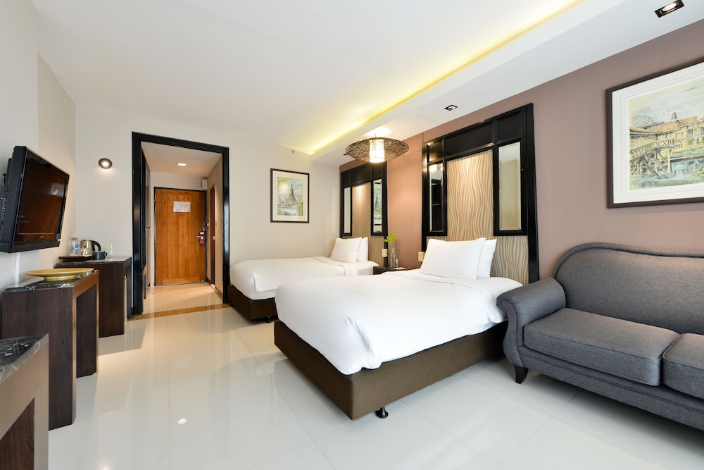 Superior Room Only Twin Bed photo 1