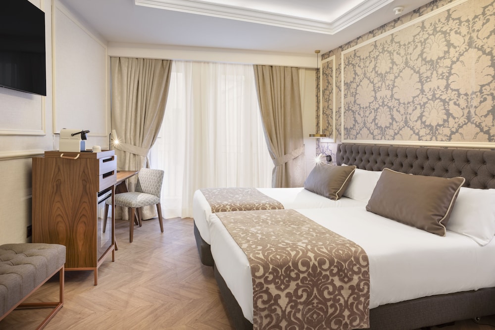Double Room - Photo 3