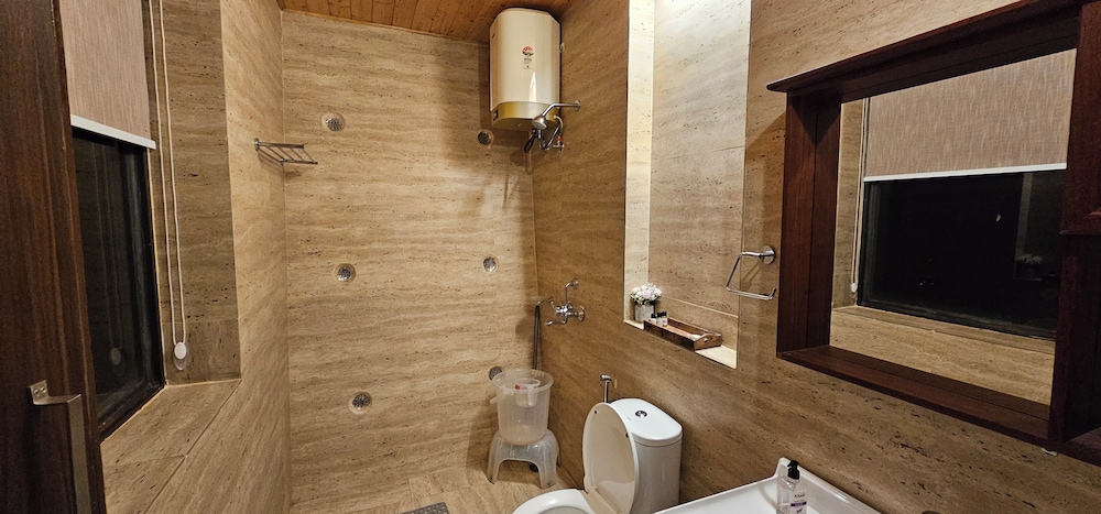 Teak Royal Suite (2BHK) - Photo 13
