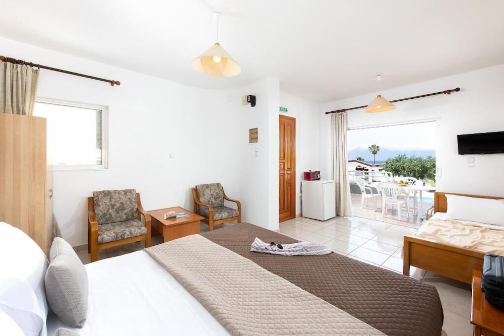 Triple Room, Garden View photo 3
