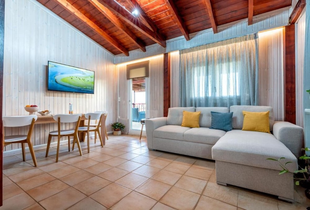 Apartment, 2 Bedrooms, Smoking, Balcony