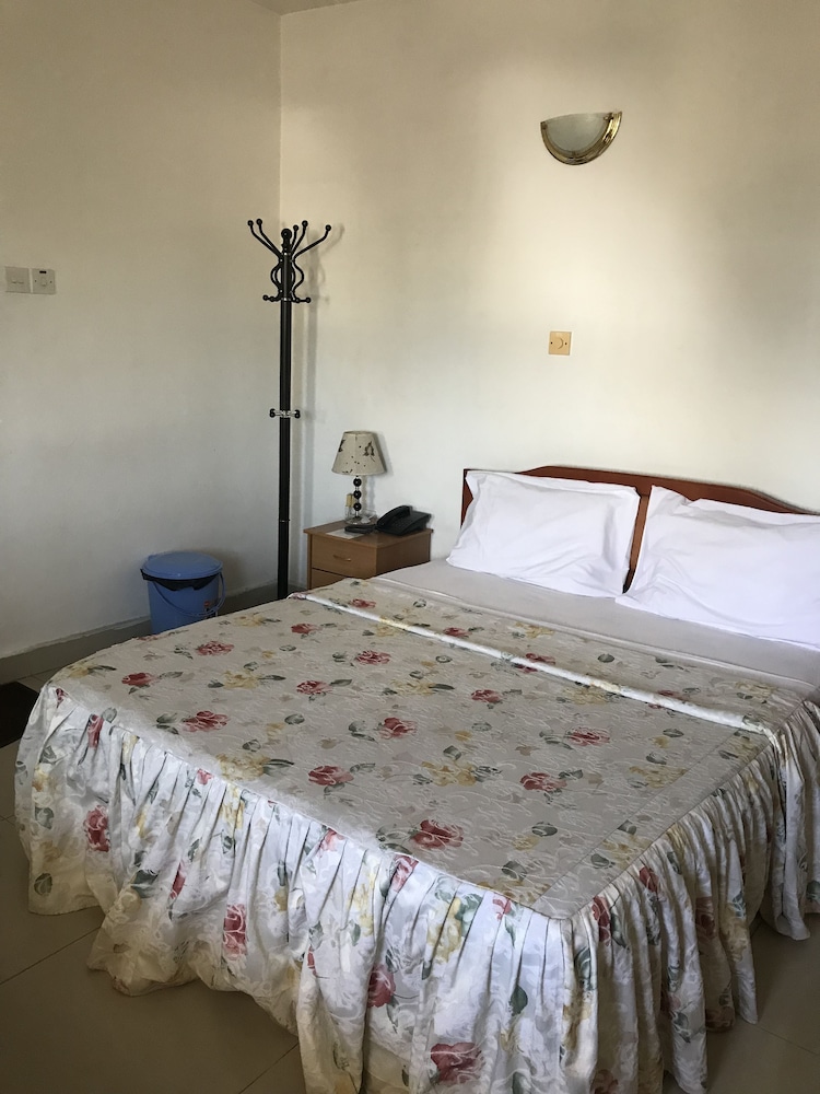 Standard Double or Twin Room photo 3