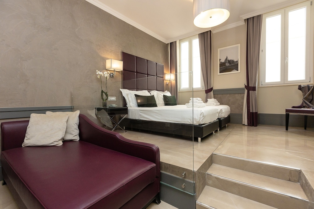 Superior Triple Room photo 2