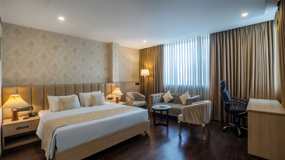 Executive Room - Photo 1