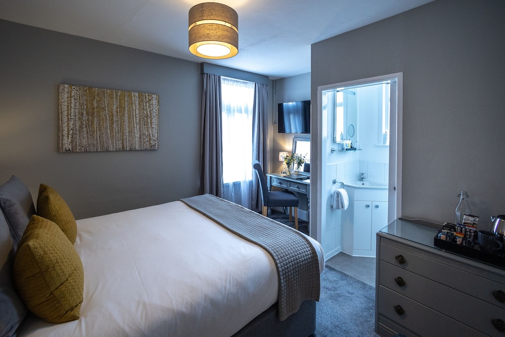 Standard Double Room - Photo 8