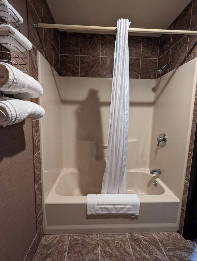 Deluxe Room, 2 Queen Beds - Photo 11