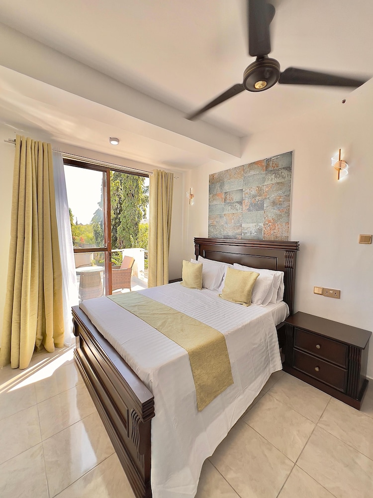 Luxury Double Room, Balcony, Courtyard View