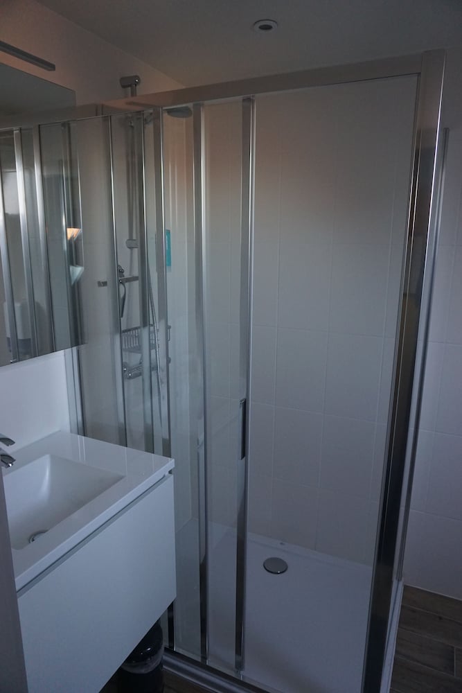 Basic Double Room photo 2