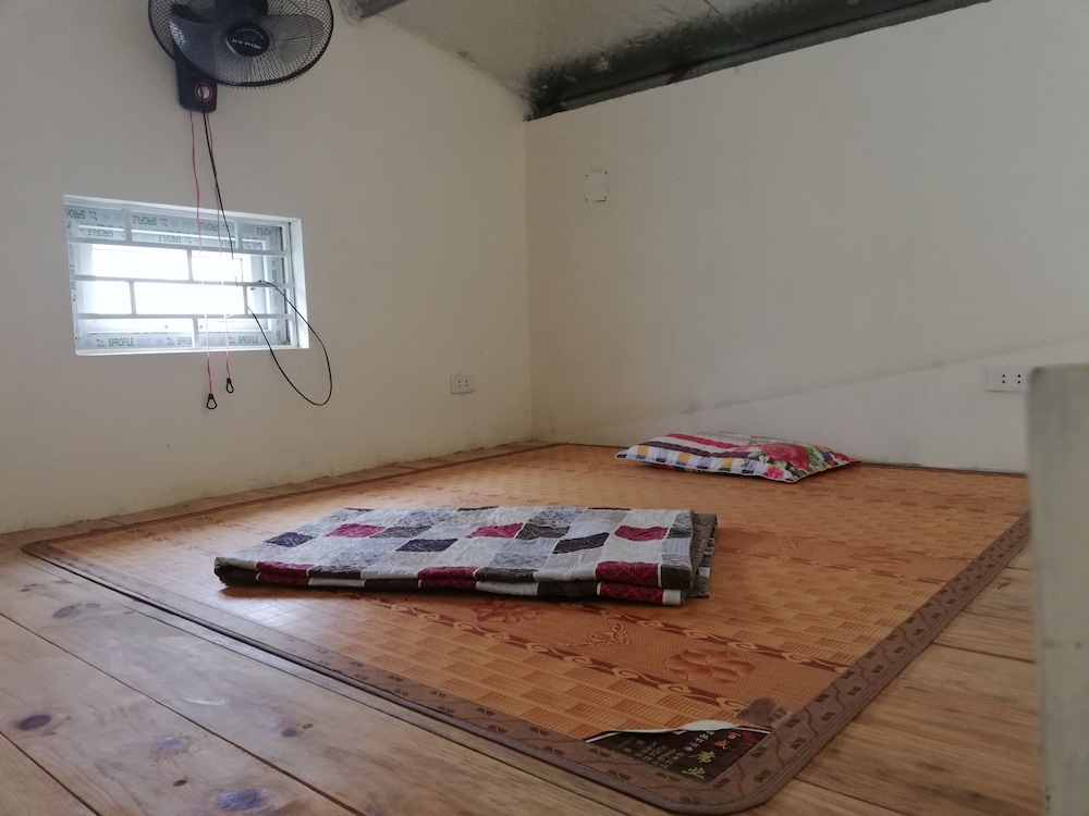 Family Room, Mountain View - Photo 5