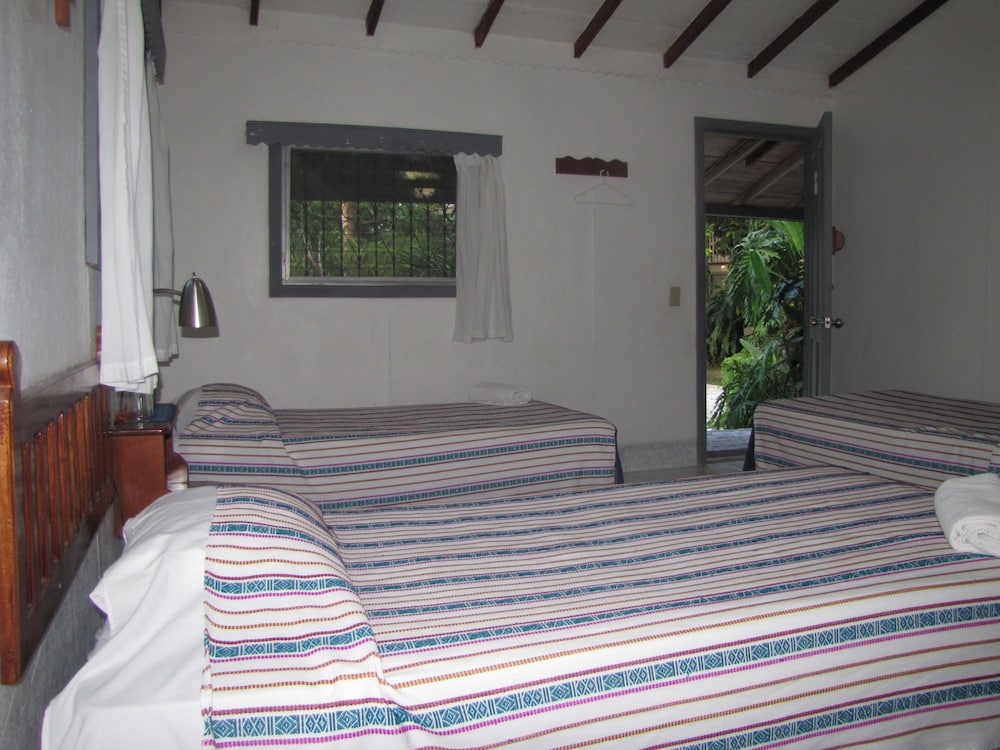 Classic Triple Room, 3 Twin Beds, Non Smoking photo 2