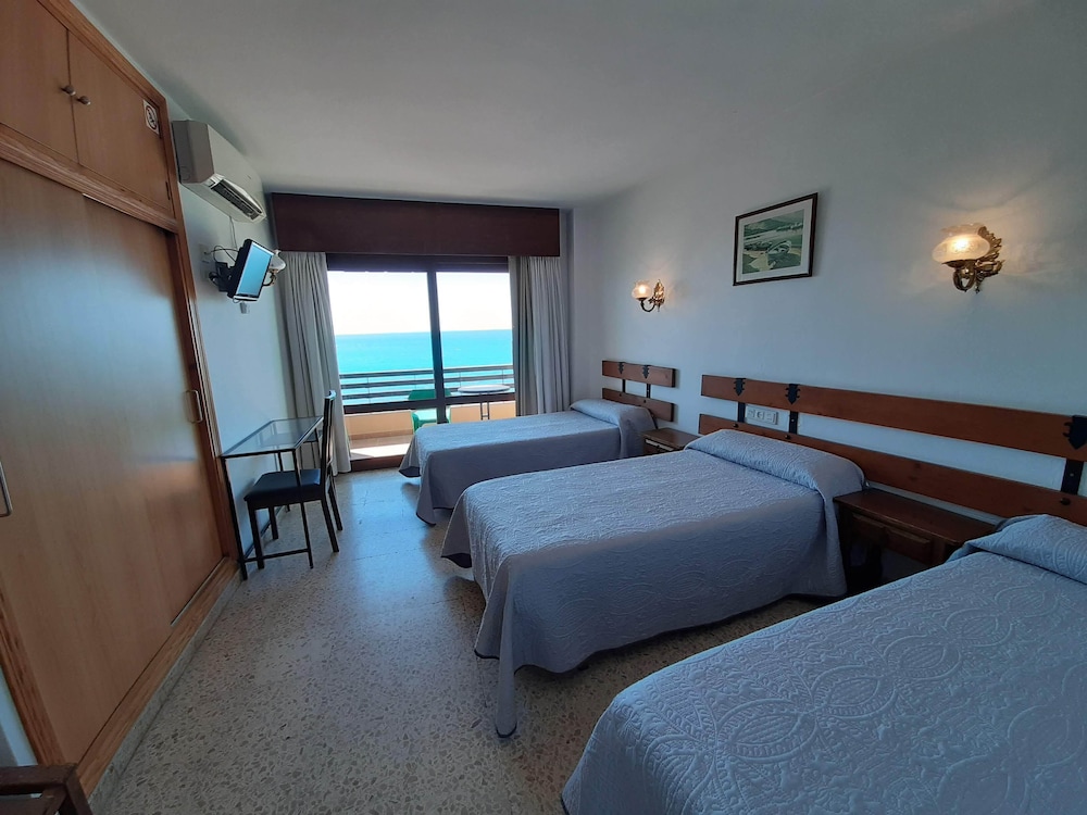 Habitación Triple Estándar, Terraza, Vista al Mar