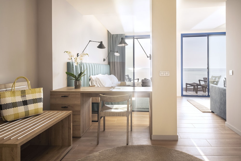 Junior Room, Sea View (Suit)