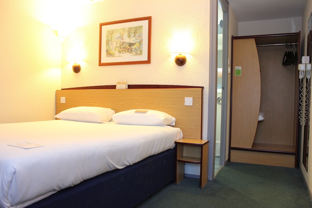 Standard Room, 1 Double Bed - Photo 9