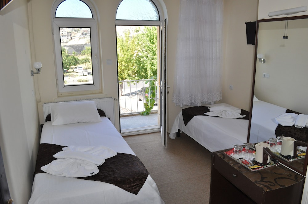 Classic Twin Room, City View photo 1