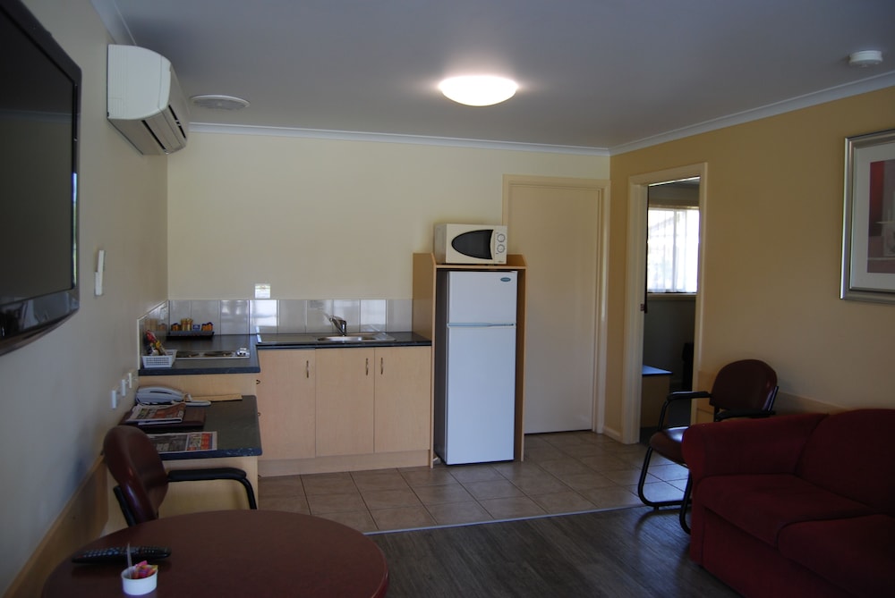 Apartment, 2 Bedrooms, Garden Area photo 2