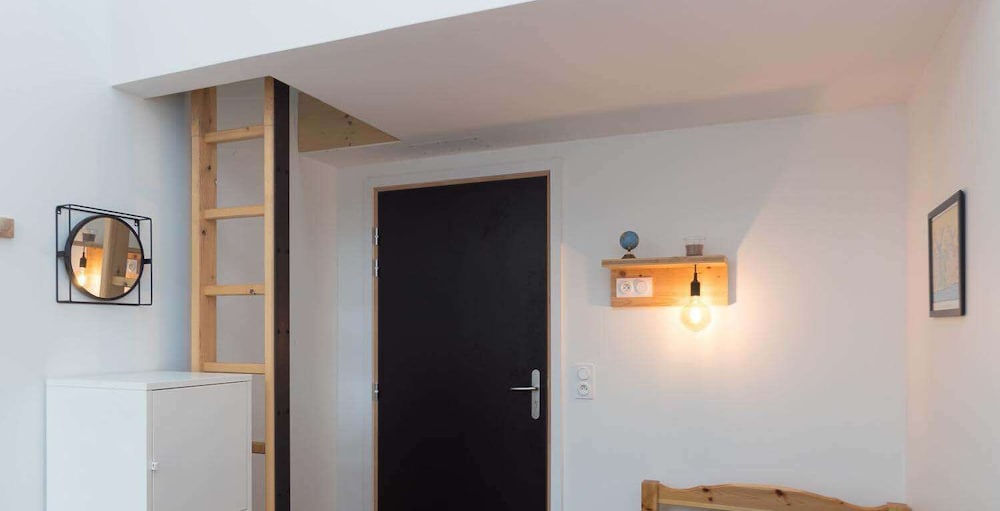 Comfort Shared Dormitory, Shared Bathroom, Mountain View photo 1