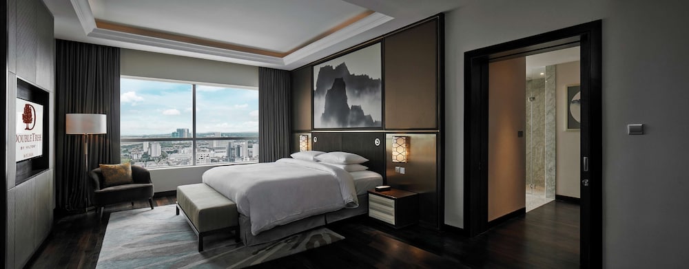 King Presidential Suite photo 2