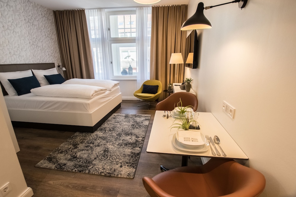 Apartment, 1 Queen Bed, Non Smoking, City View (M) photo 1