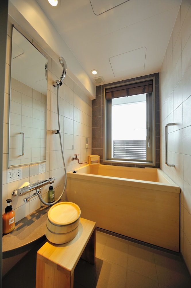 Standard Triple Room, Non Smoking, Without Housekeeping photo 3