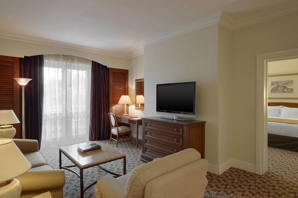 Junior Suite, 1 King Bed, Smoking, Balcony - Photo 13