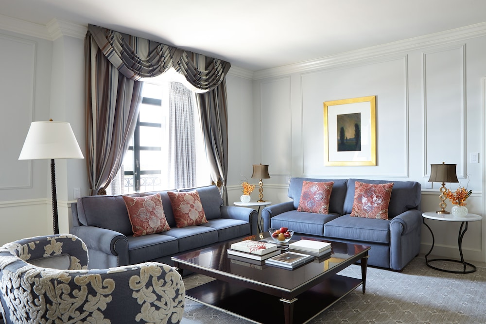Luxury Suite - Photo 4