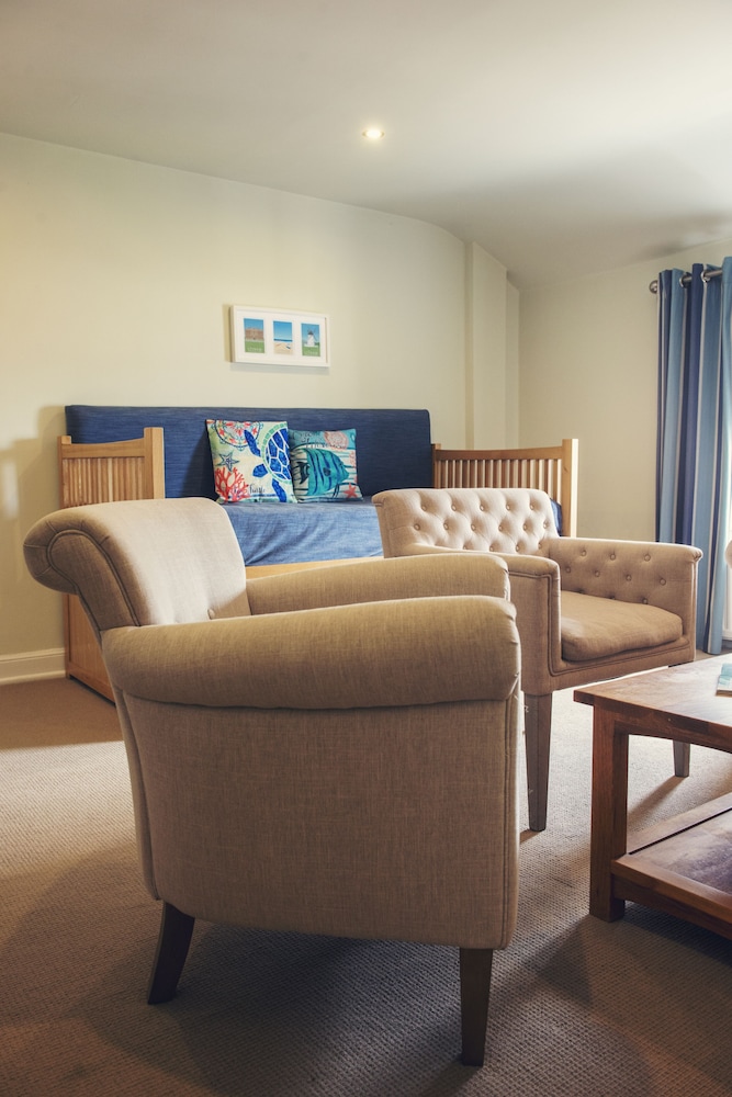 Family Suite, 1 Double Bed with Sofa bed photo 3